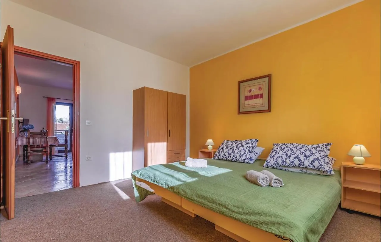 Awesome Apartment In Sisan With Wifi