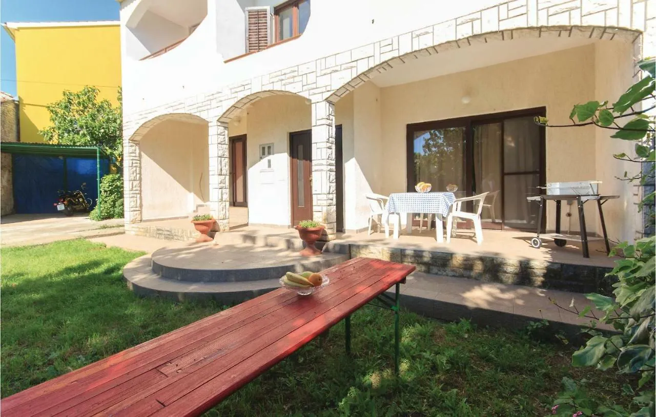 Awesome Apartment In Sisan With Wifi Croazia